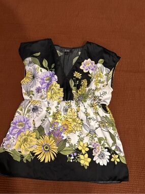 B Wear Black Silky Tunic Yellow and Purple Floral Cap Sleeves Sz Medium